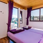 Apartments & Rooms Mihajica